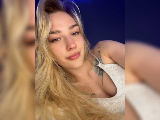 Looonacom live cam on BongaCams