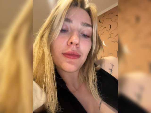 Looonacom live cam on BongaCams