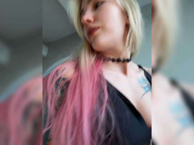 go to chat with AlinnaAnnila