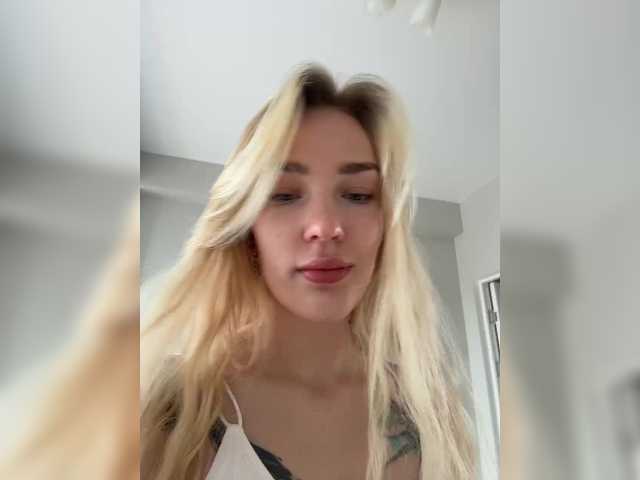 Looonacom live cam on BongaCams