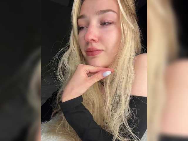 AlinnaAnnila live cam