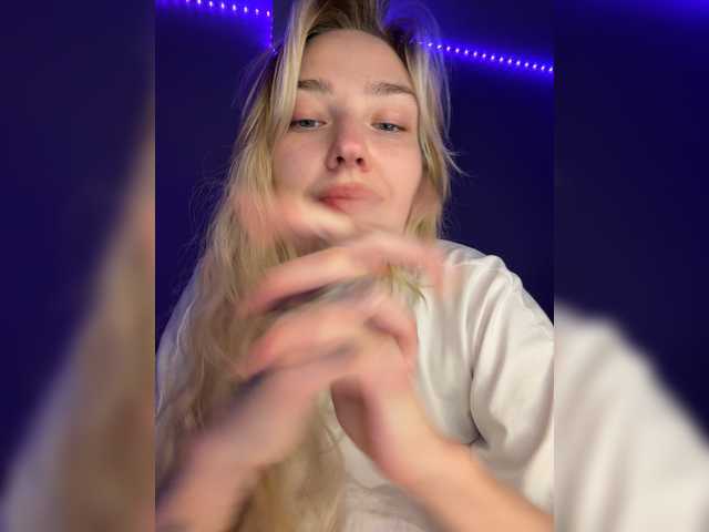 AlinnaAnnila live cam preview