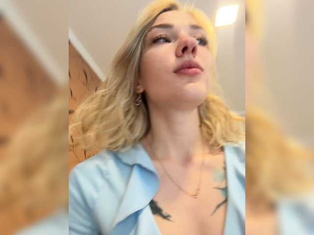 Looonacom live cam on BongaCams