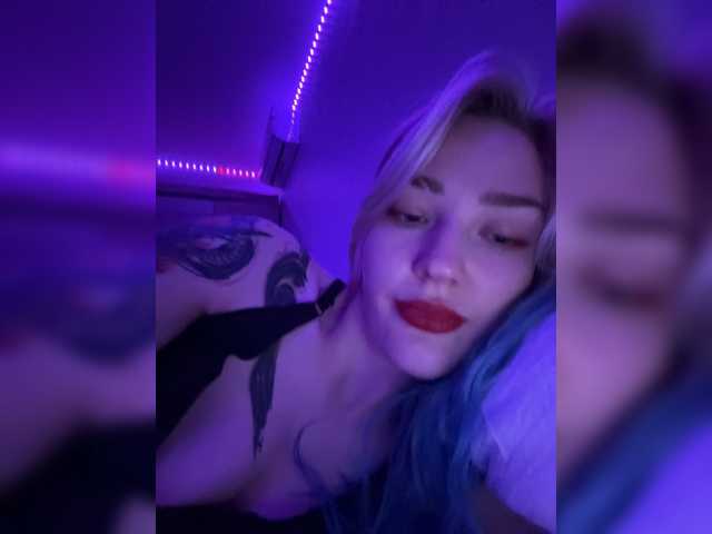 Looonacom live cam on BongaCams