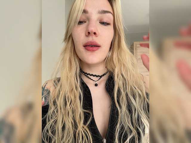 Looonacom live cam on BongaCams