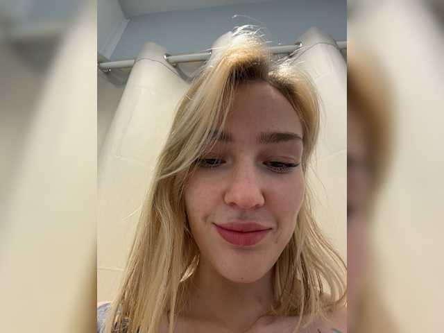 Looonacom live cam on BongaCams