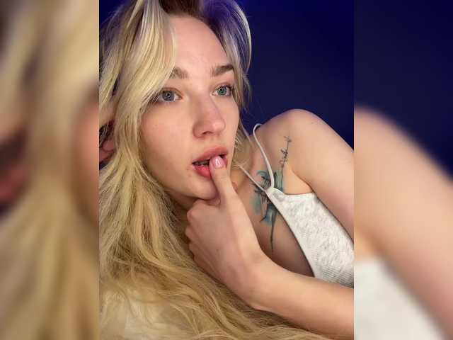 Looonacom live cam on BongaCams