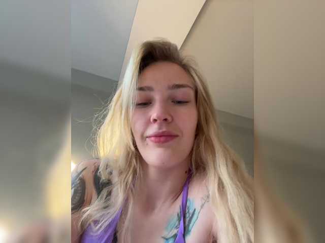 Looonacom live cam on BongaCams