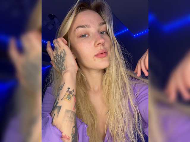 Looonacom live cam on BongaCams