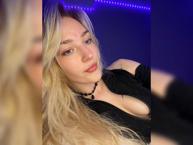 Looonacom live cam on BongaCams