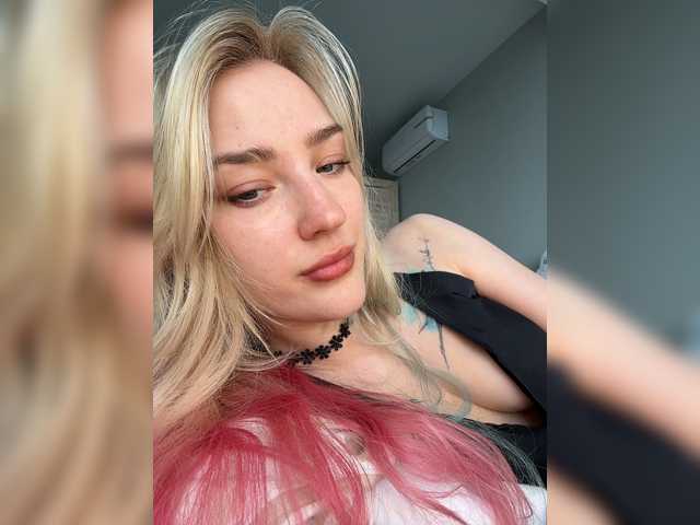 Looonacom live cam on BongaCams