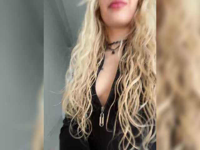 Looonacom live cam on BongaCams