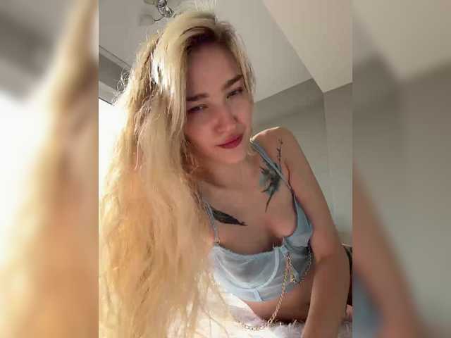 Looonacom live cam on BongaCams