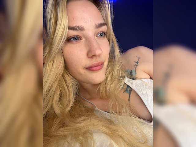 Looonacom live cam on BongaCams