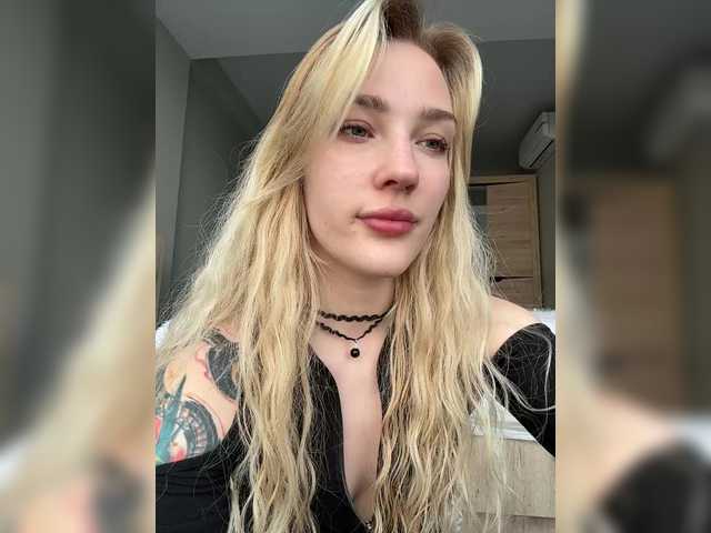 Looonacom live cam on BongaCams