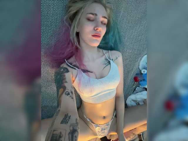 AlinnaAnnila live cam