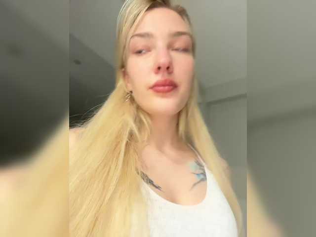 Looonacom live cam on BongaCams