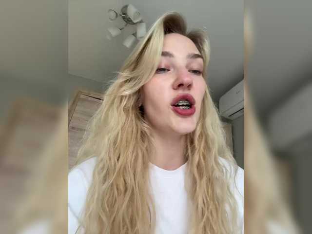 Looonacom live cam on BongaCams