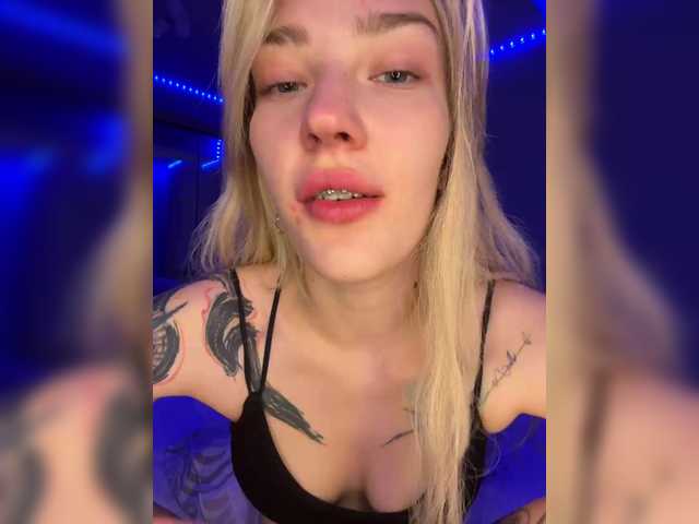 Looonacom live cam on BongaCams