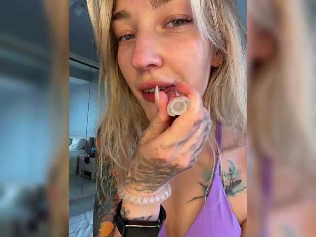 Looonacom live webcam show