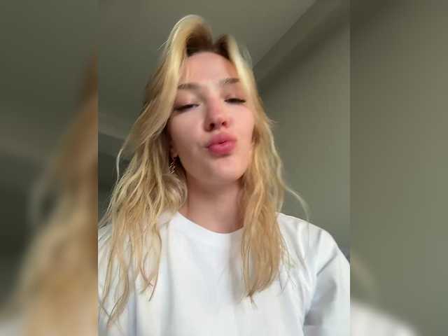 Looonacom live cam on BongaCams