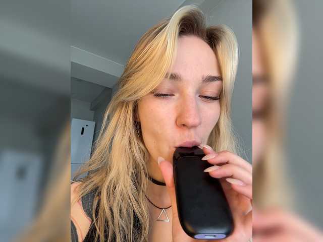 Looonacom live webcam show