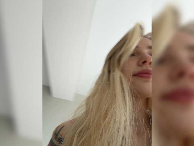 Looonacom live cam on BongaCams