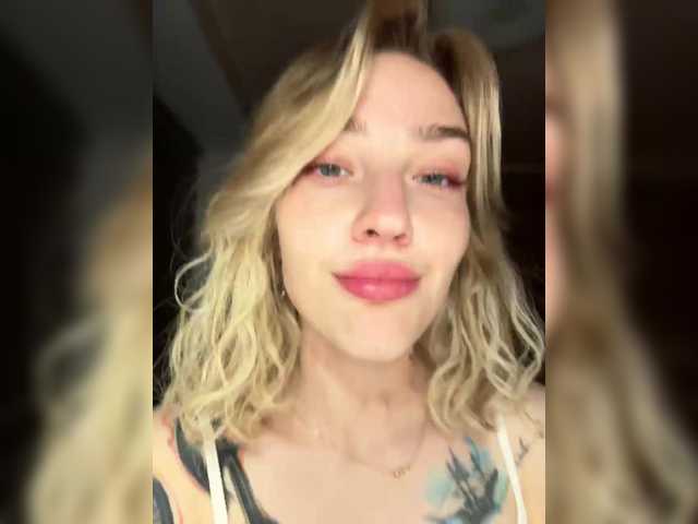 Looonacom live cam on BongaCams