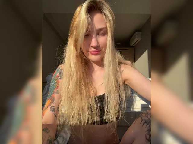 Looonacom live cam on BongaCams