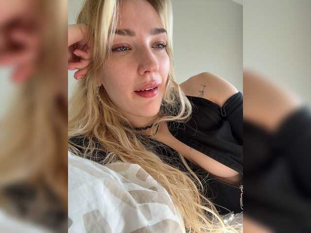 Looonacom live cam on BongaCams