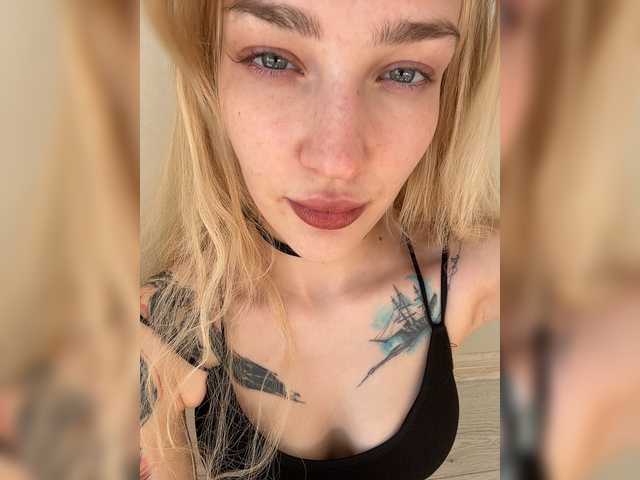 Looonacom live cam on BongaCams
