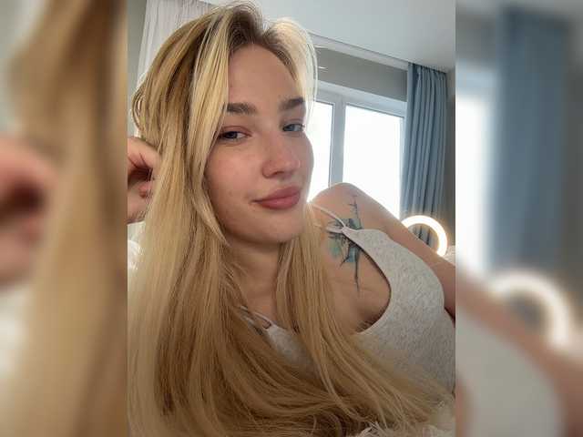 Looonacom live cam on BongaCams