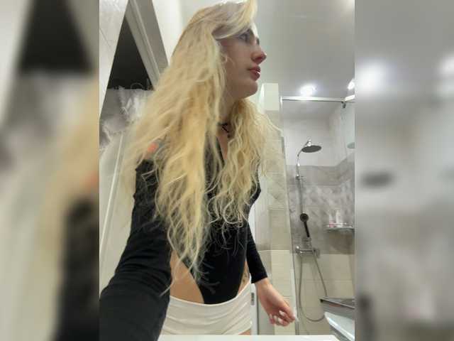 Looonacom live cam on BongaCams