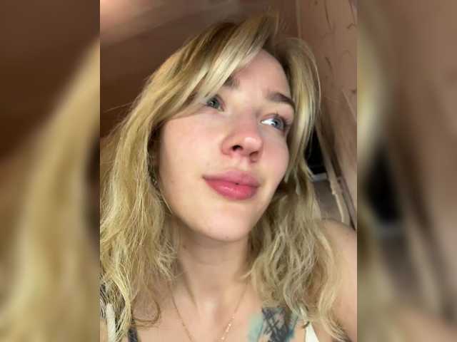 Looonacom live cam on BongaCams