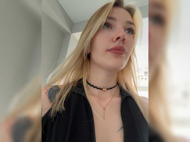 Looonacom live cam on BongaCams