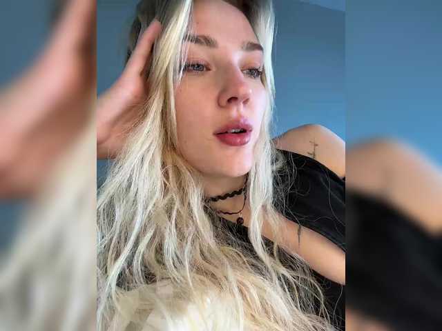 Looonacom live cam on BongaCams