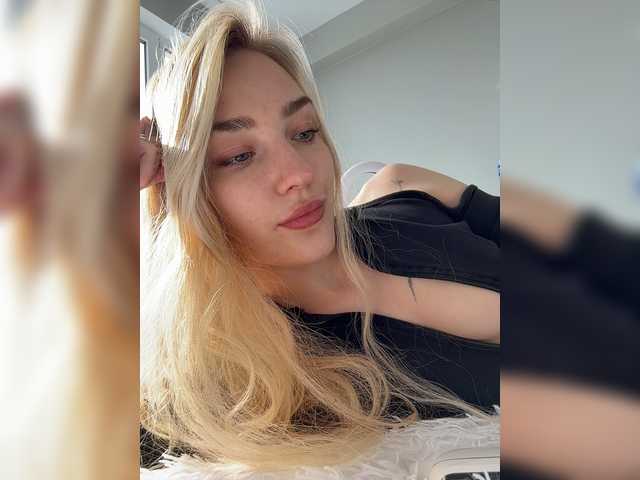 Looonacom live cam on BongaCams