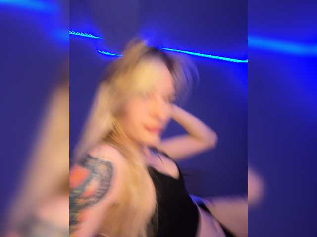 Looonacom live cam on BongaCams