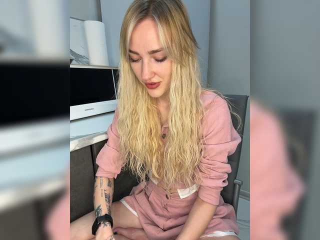 Looonacom live cam on BongaCams