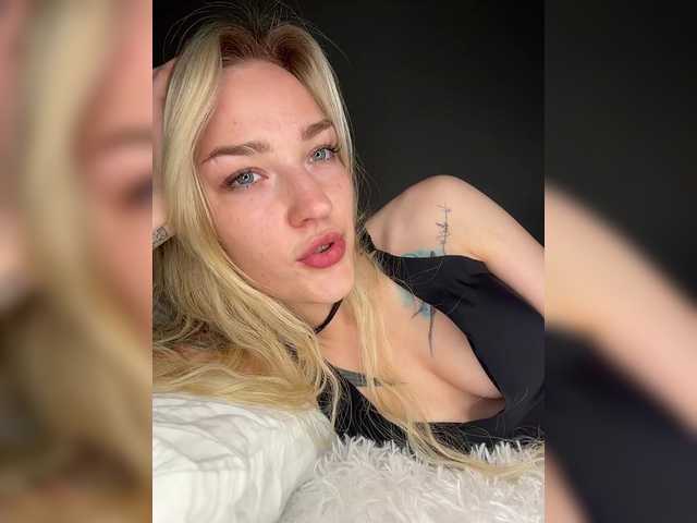Looonacom live cam on BongaCams