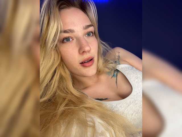 Looonacom live cam on BongaCams