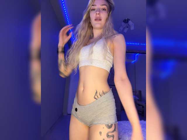 Looonacom live cam on BongaCams
