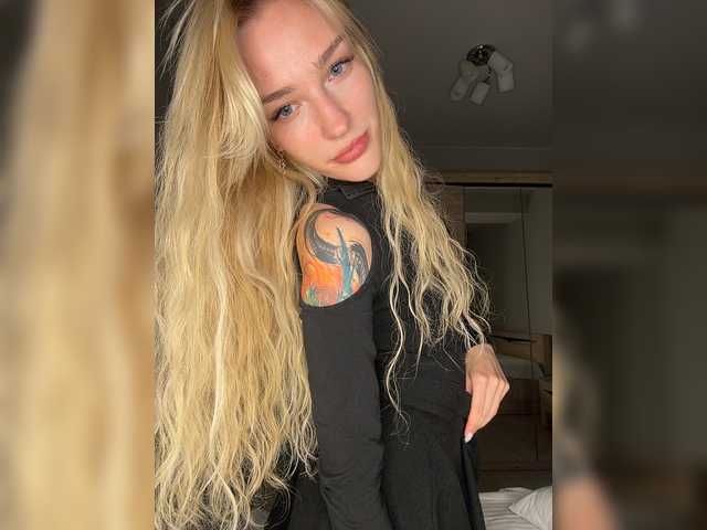 Looonacom live cam on BongaCams
