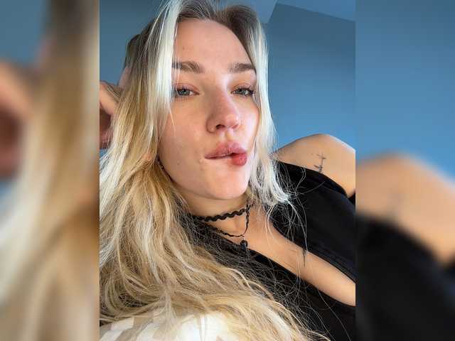 Looonacom live cam on BongaCams