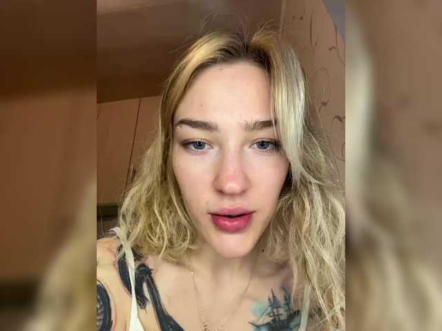 Looonacom live cam on BongaCams