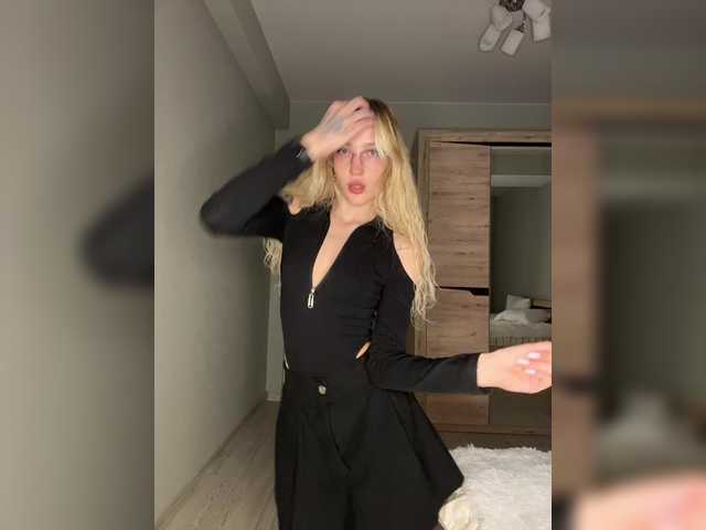 Looonacom live cam on BongaCams