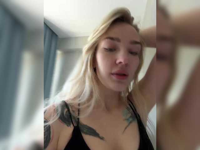 Looonacom live cam on BongaCams