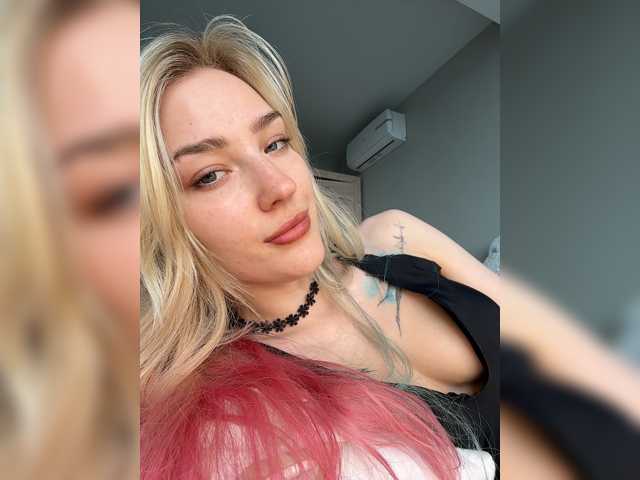 Looonacom live cam on BongaCams