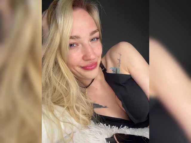 Looonacom live cam on BongaCams