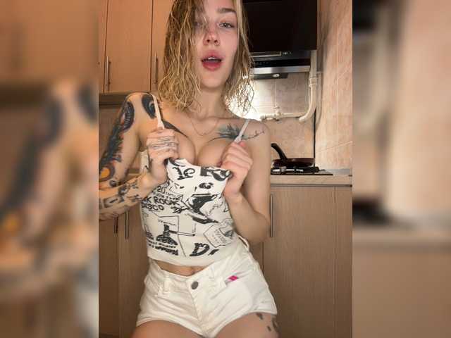 Looonacom live cam on BongaCams